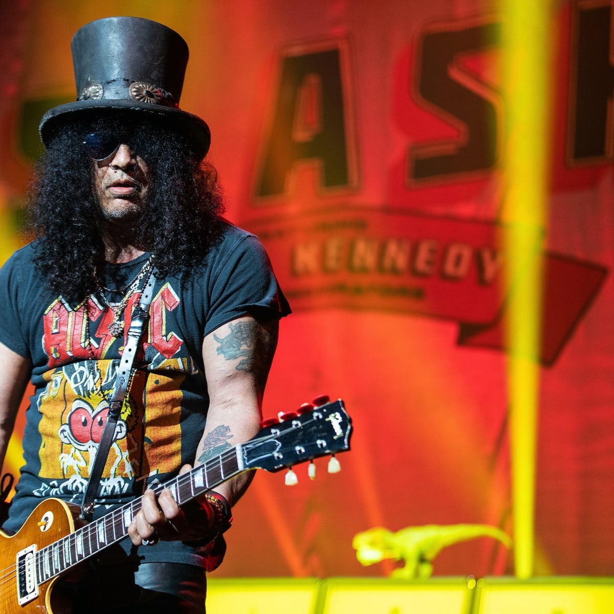 Slash Announces 2022 Tour With Myles Kennedy + the Conspirators