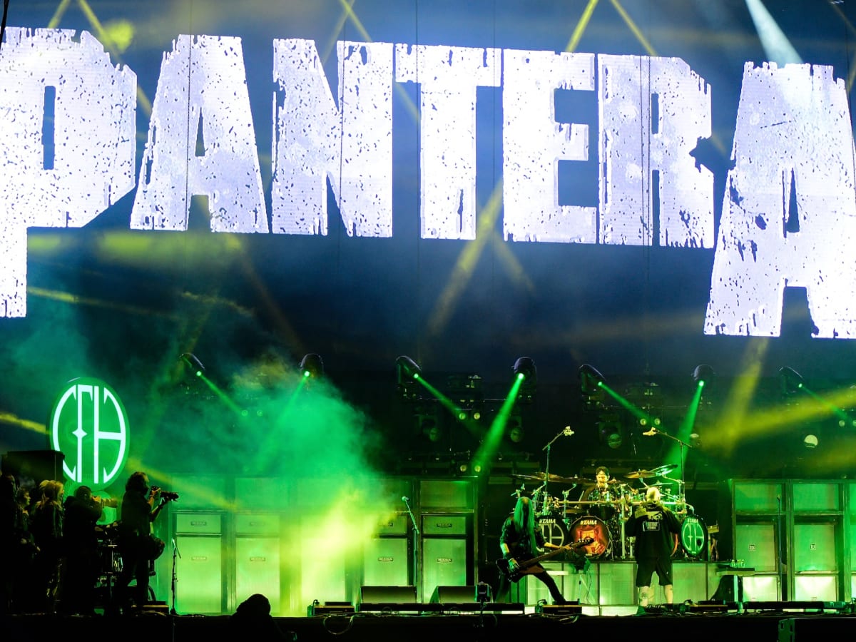 Video Thumbnail: Pantera – Walk / Cowboys From Hell / Domination