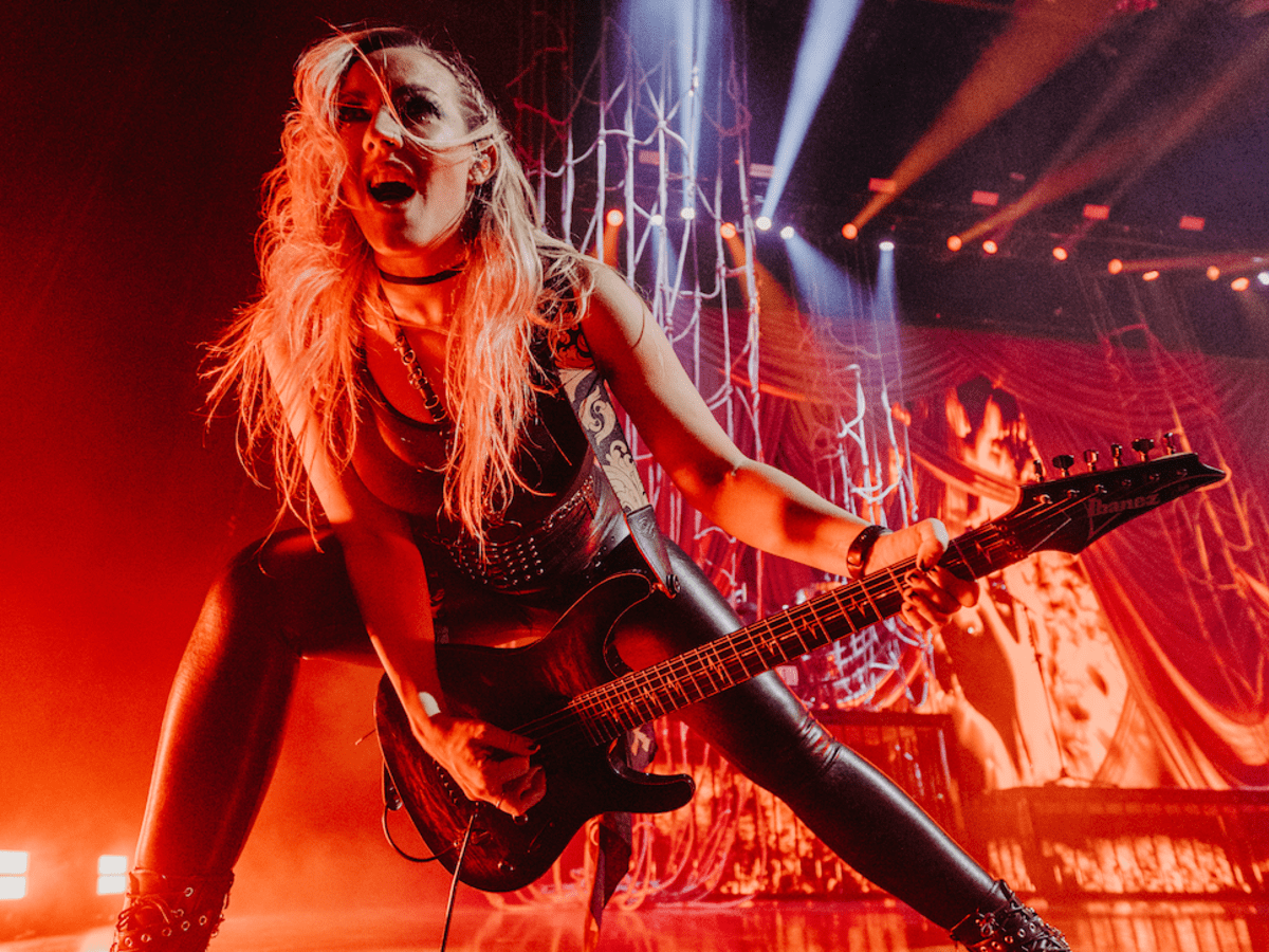 NITA STRAUSS Brand New Single “Summer Storm” With Live Music Video - Side  Stage Magazine