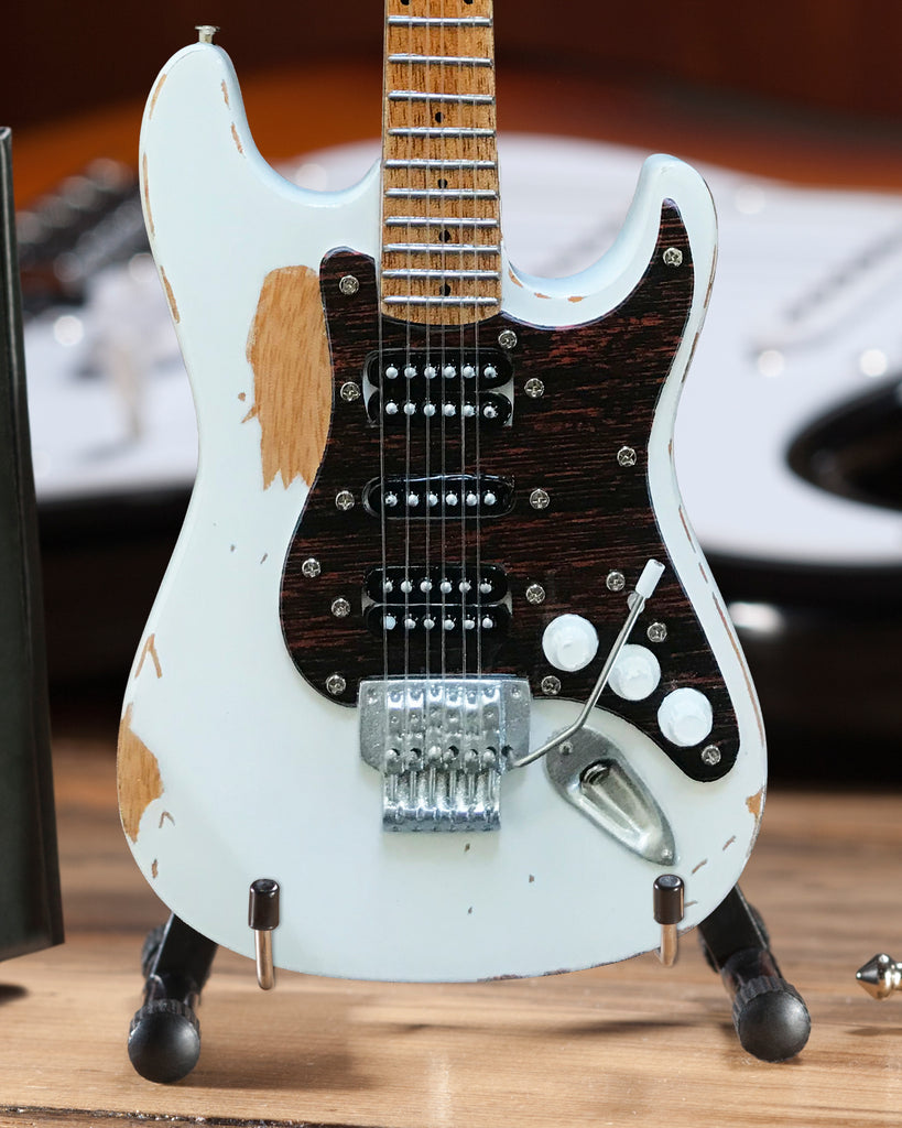 MOTLEY CRUE - MICK MARS - VINTAGE FENDER STRAT MINI GUITAR